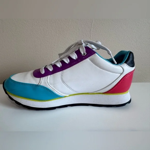 Calvin Klein Women's Cayle Sneaker - Picture 5 of 10